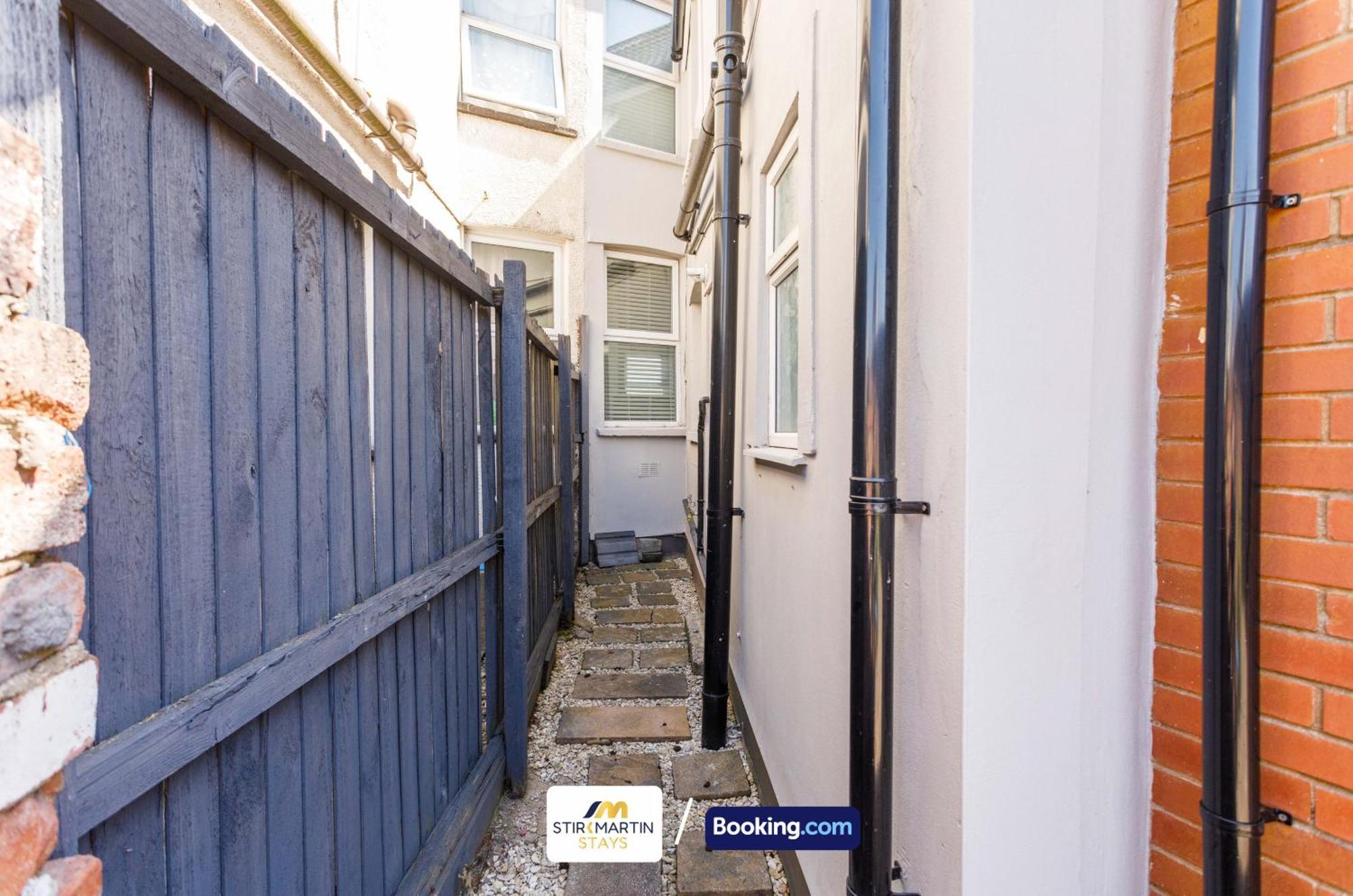 Comfy 3Bed House By Stirkmartin Stays Short Lets & Serviced Accommodation Cardiff With Free Parking & 8Mins To City Centre מראה חיצוני תמונה