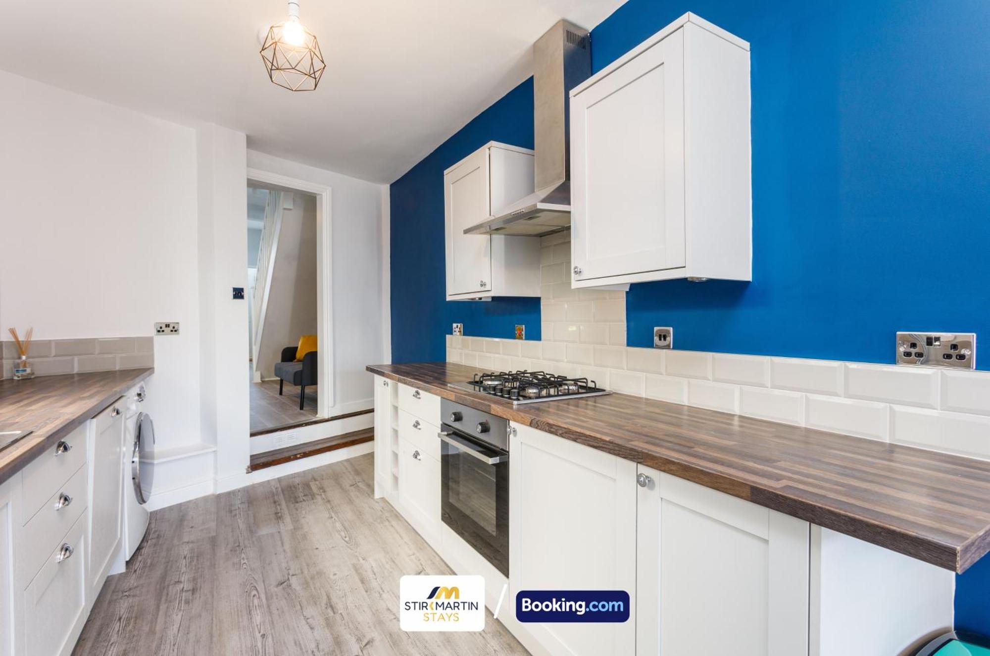 Comfy 3Bed House By Stirkmartin Stays Short Lets & Serviced Accommodation Cardiff With Free Parking & 8Mins To City Centre מראה חיצוני תמונה