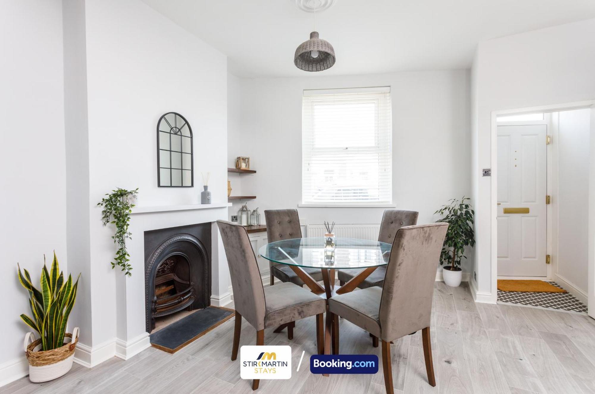 Comfy 3Bed House By Stirkmartin Stays Short Lets & Serviced Accommodation Cardiff With Free Parking & 8Mins To City Centre מראה חיצוני תמונה