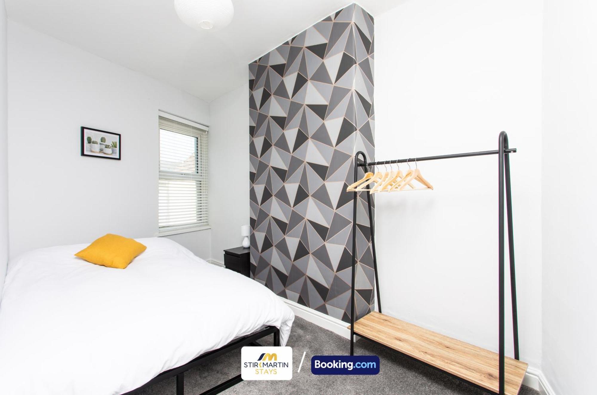 Comfy 3Bed House By Stirkmartin Stays Short Lets & Serviced Accommodation Cardiff With Free Parking & 8Mins To City Centre מראה חיצוני תמונה