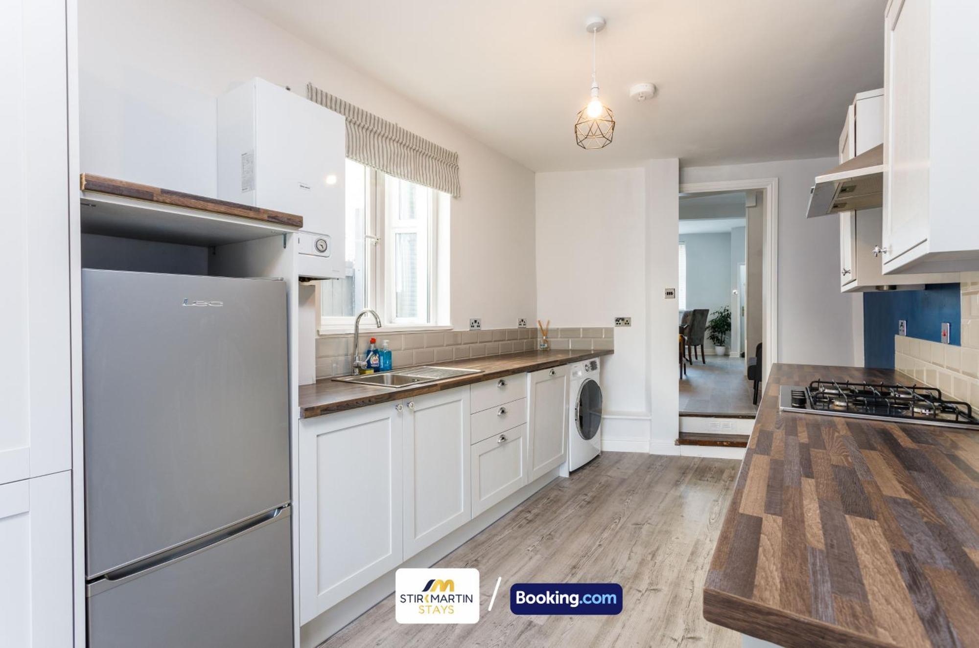 Comfy 3Bed House By Stirkmartin Stays Short Lets & Serviced Accommodation Cardiff With Free Parking & 8Mins To City Centre מראה חיצוני תמונה