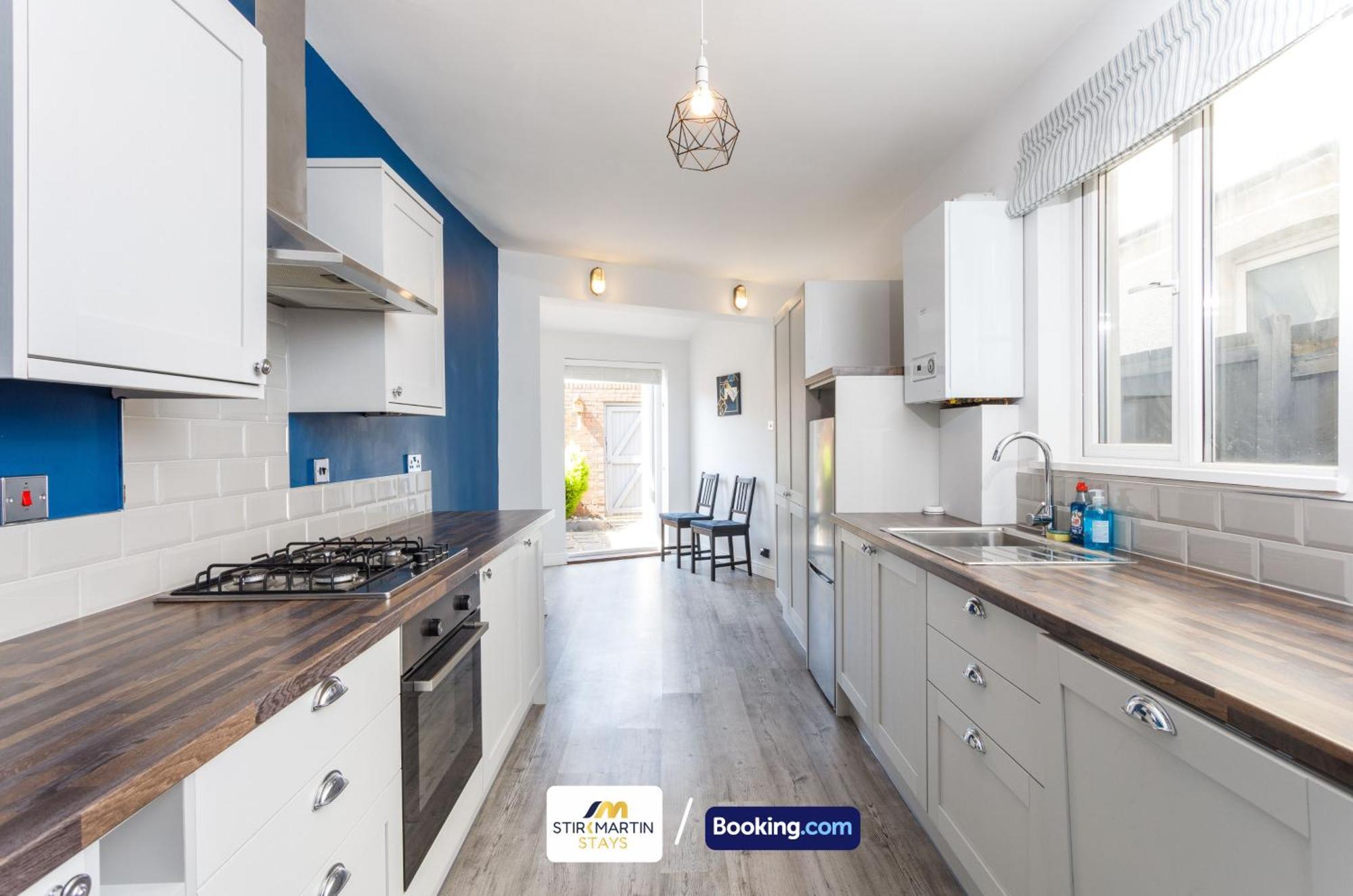 Comfy 3Bed House By Stirkmartin Stays Short Lets & Serviced Accommodation Cardiff With Free Parking & 8Mins To City Centre מראה חיצוני תמונה